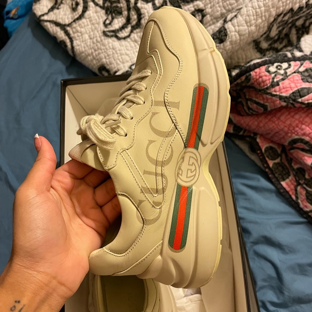 Womens 8 (38) Gucci rhyton sneakers